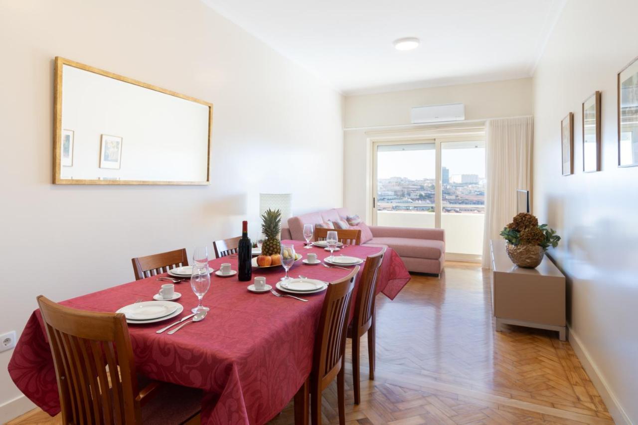 Host Wise - Lovely Bright Flat - Instaworthy City View Вила-Нова-ди-Гая Экстерьер фото