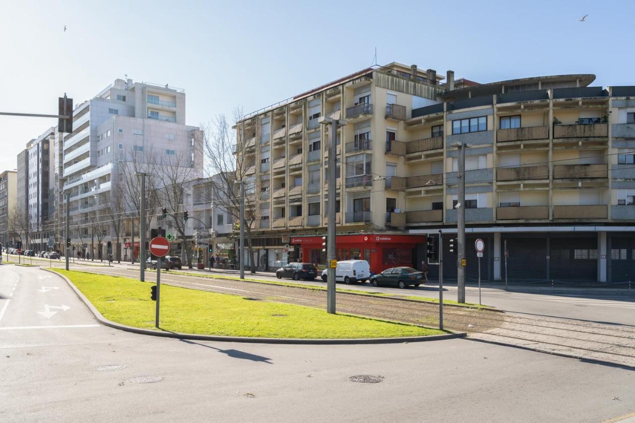 Host Wise - Lovely Bright Flat - Instaworthy City View Вила-Нова-ди-Гая Экстерьер фото