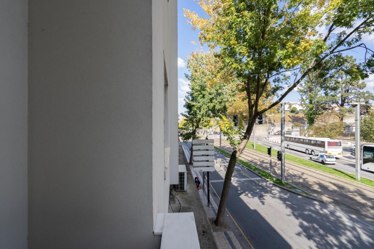 Host Wise - Lovely Bright Flat - Instaworthy City View Вила-Нова-ди-Гая Экстерьер фото